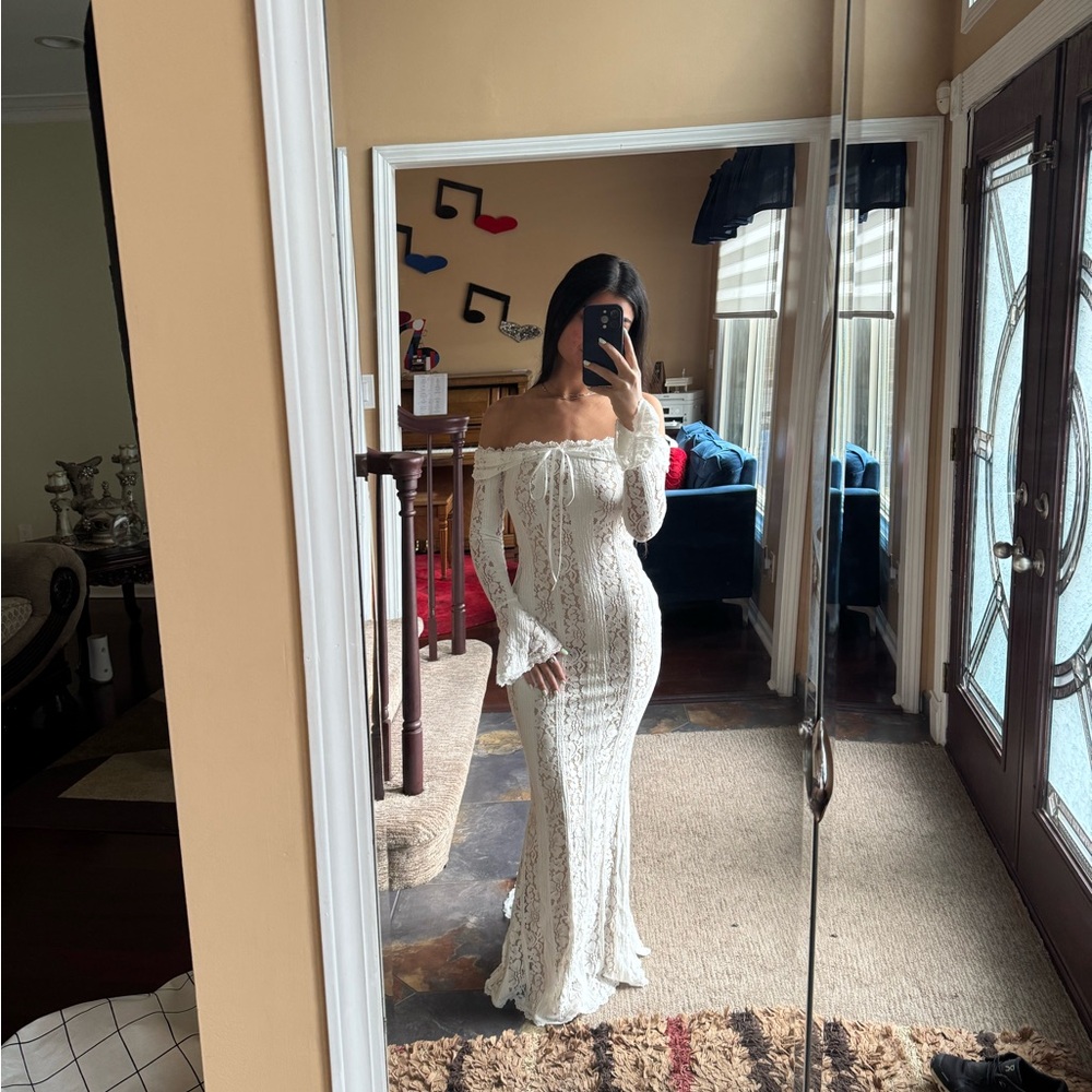 Elegant White Lace Off-Shoulder Dress